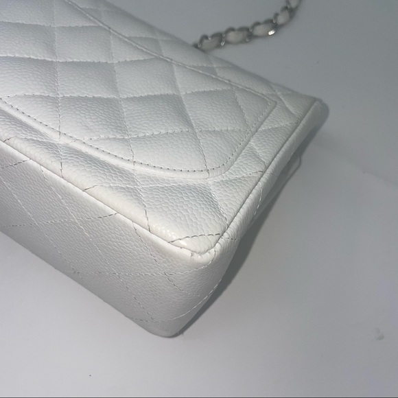 Sold Chanel Vintage White caviar mini square, silver hardware. - Picture 7 of 16